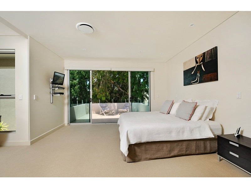 2/17 Marseille Court, Sorrento QLD 4217