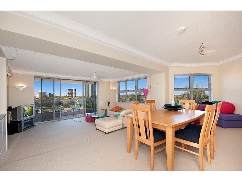 Level 4 23/12 Commodore Drive, Paradise Waters QLD 4217