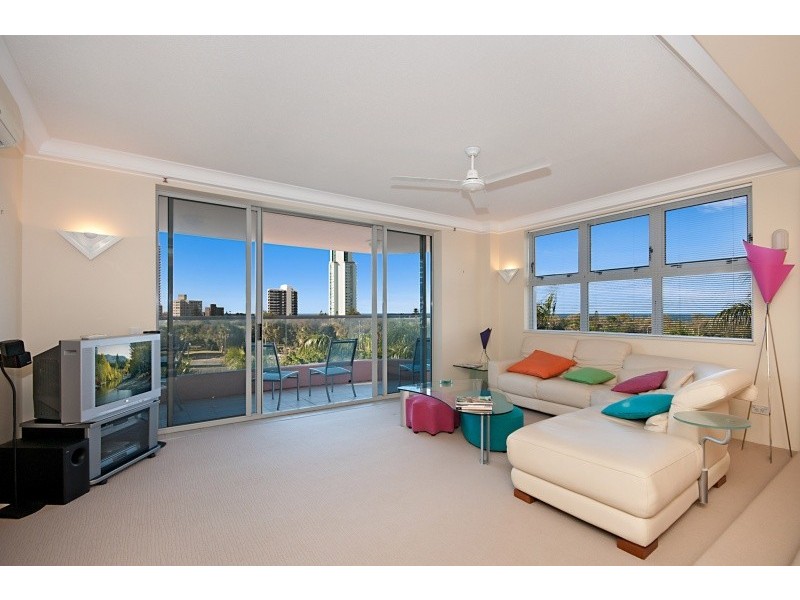 Level 4 23/12 Commodore Drive, Paradise Waters QLD 4217