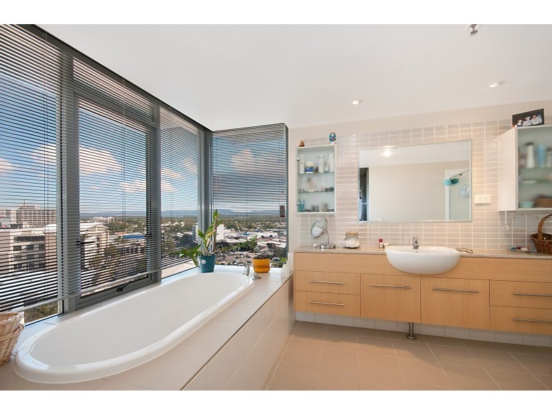 Level 8 230/105 Scarborough Street, Southport QLD 4215