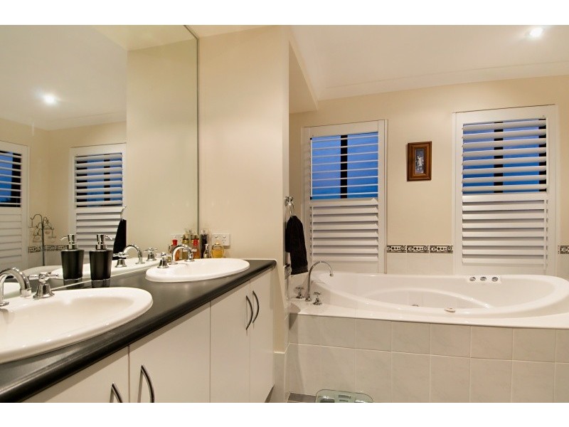 57 Regatta Ave, Oxenford QLD 4210