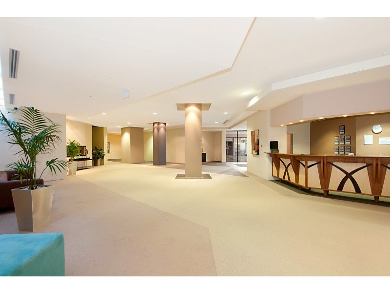 Level 4 111/105 Scarborough Street, Southport QLD 4215