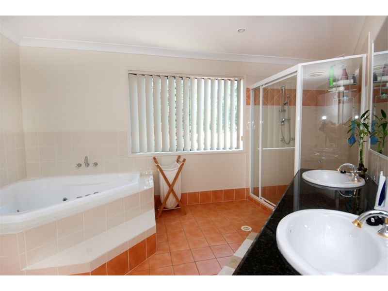 2/16 Chester Terrace, Southport QLD 4215