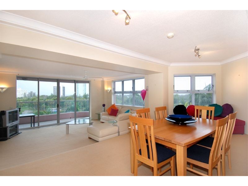 Level 4 23/12 Commodore Drive, Paradise Waters QLD 4217