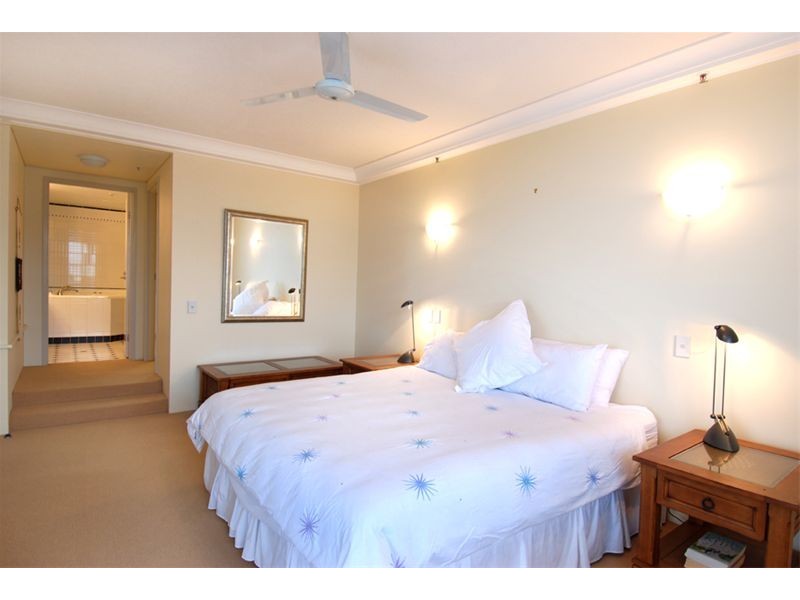 Level 4 23/12 Commodore Drive, Paradise Waters QLD 4217