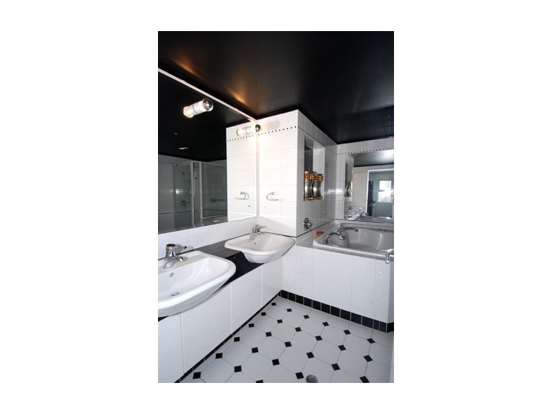 Level 9 53/12  Commodore Drive, Paradise Waters QLD 4217