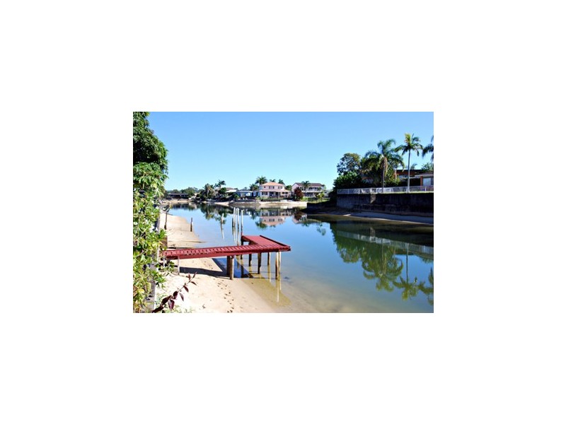 9 Mexicali Crt, Broadbeach Waters QLD 4218