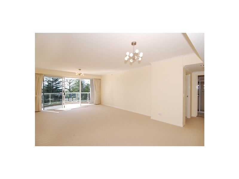 Level 4 19/1  Hughes Ave, Main Beach QLD 4217