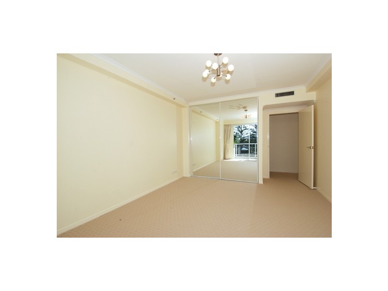 Level 4 19/1  Hughes Ave, Main Beach QLD 4217