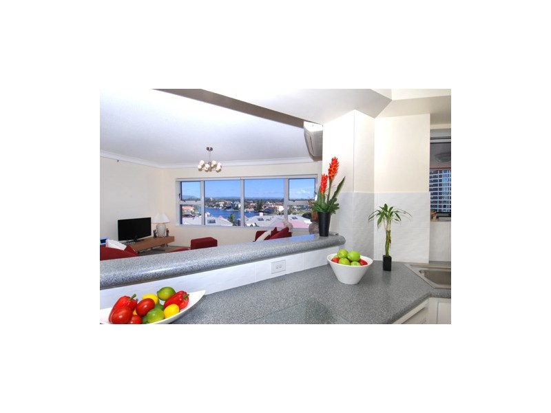 Level 3 15/12  Commodore Drive, Paradise Waters QLD 4217