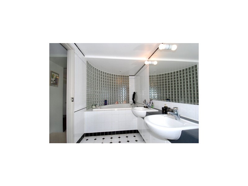 Level 7 38/12 Commodore Drive, Paradise Waters QLD 4217