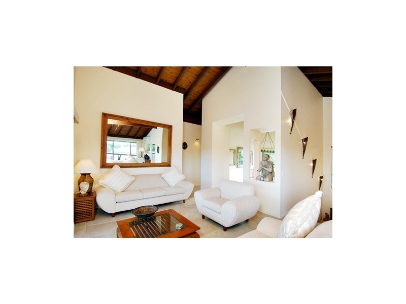 12 Lancelin Drive, Mermaid Waters QLD 4218