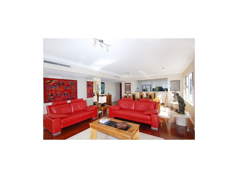 Level 30 12  Commodore Drive, Paradise Waters QLD 4217