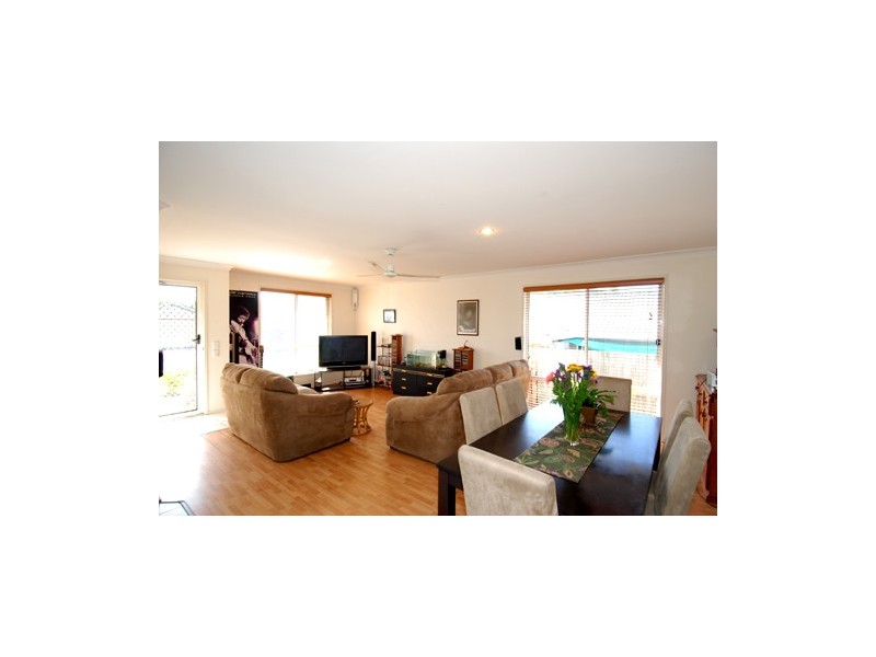 8  Fairweather Drive, Parkwood QLD 4214