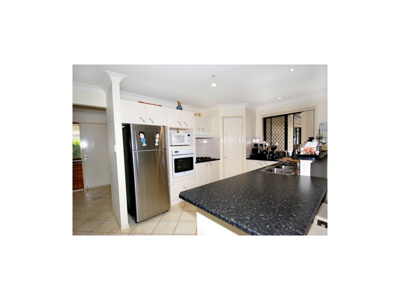 11 Dellwood Circuit, Molendinar QLD 4214