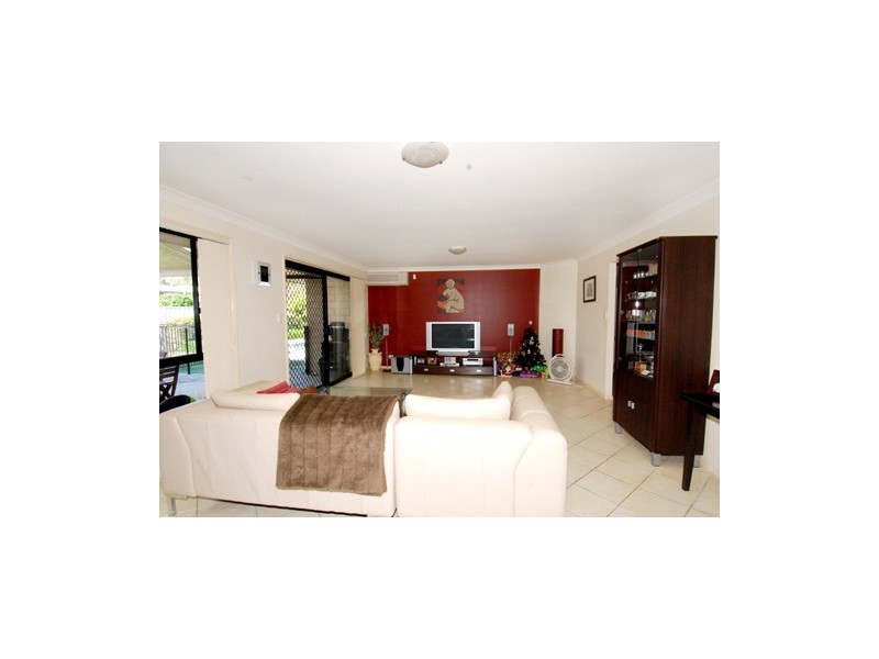 11 Dellwood Circuit, Molendinar QLD 4214