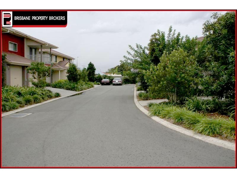 34-42 University Drive, Meadowbrook QLD 4131