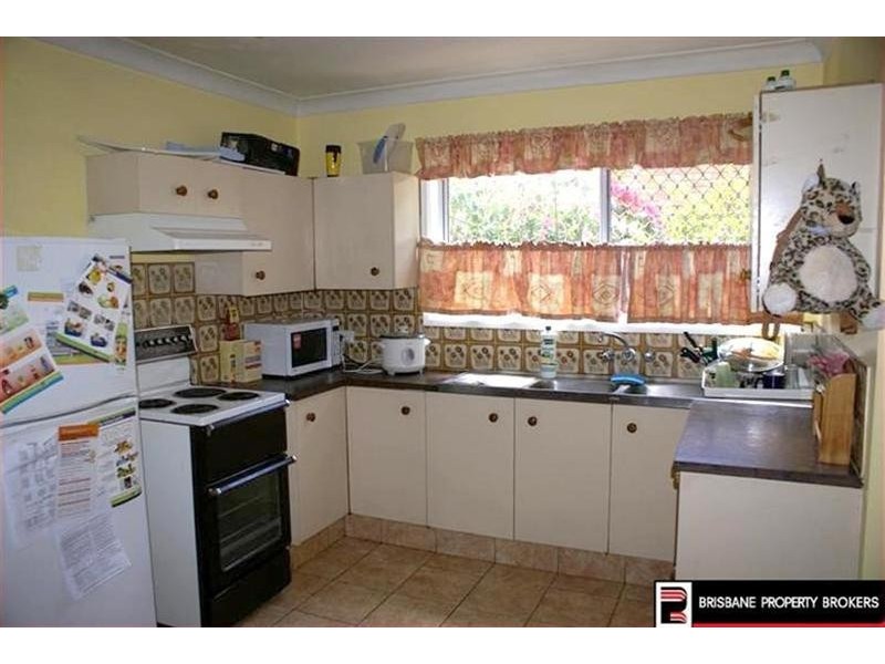 18 Defiance Road, Logan Central QLD 4114