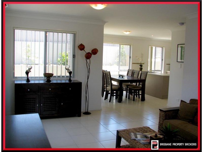 2 Sangster Crescent, Pacific Pines QLD 4211