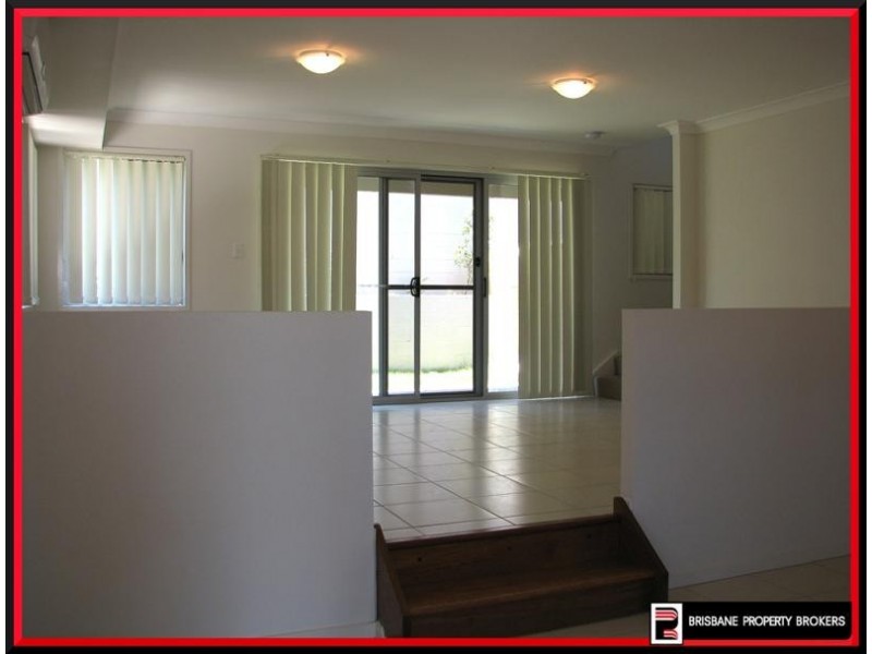 2 Sangster Crescent, Pacific Pines QLD 4211
