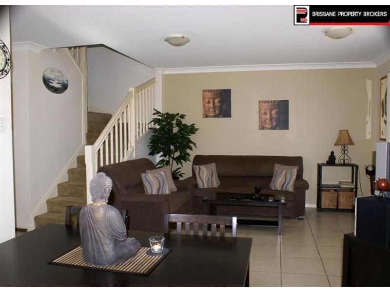 34-42 University Drive, Meadowbrook QLD 4131