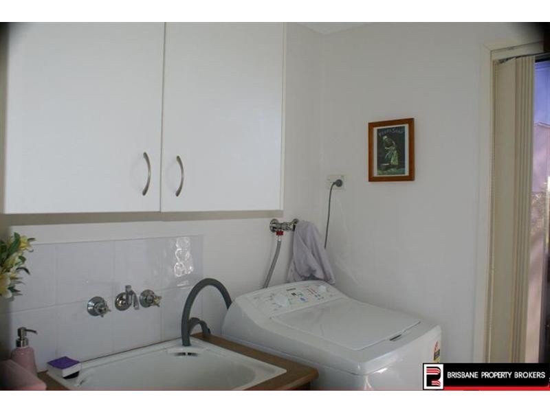 34-42 University Drive, Meadowbrook QLD 4131