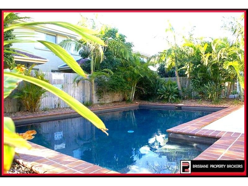 34-42 University Drive, Meadowbrook QLD 4131