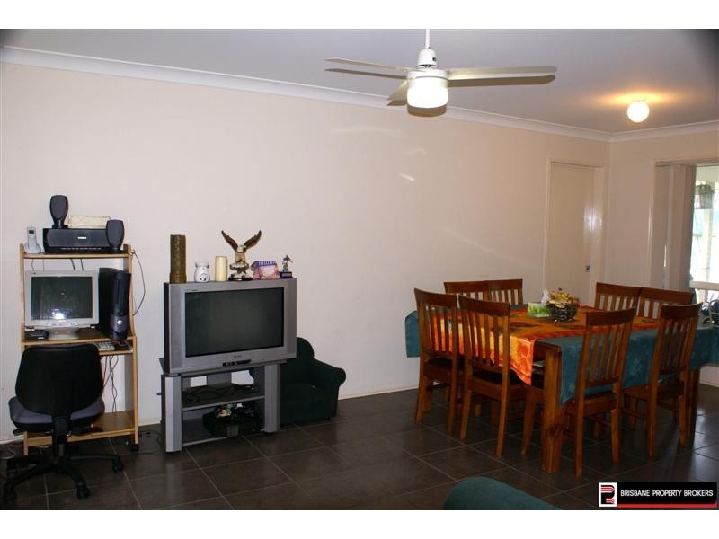 3 Barker Close, Goodna QLD 4300