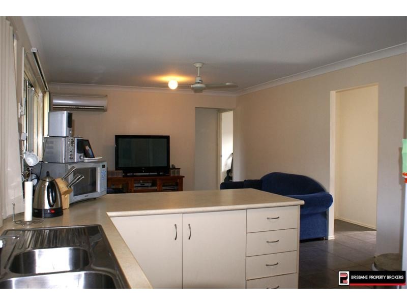 3 Barker Close, Goodna QLD 4300
