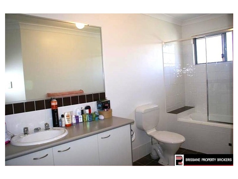 34-42 University Drive, Meadowbrook QLD 4131