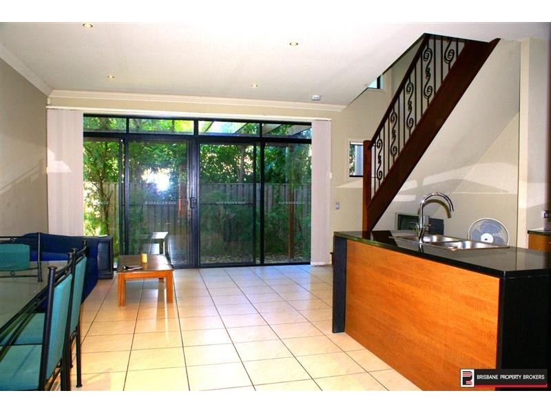 7 Elliott Street, Surfers Paradise QLD 4217