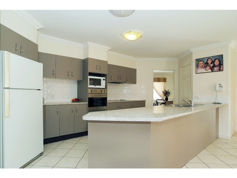 25 White Cedar Circuit, Stretton QLD 4116