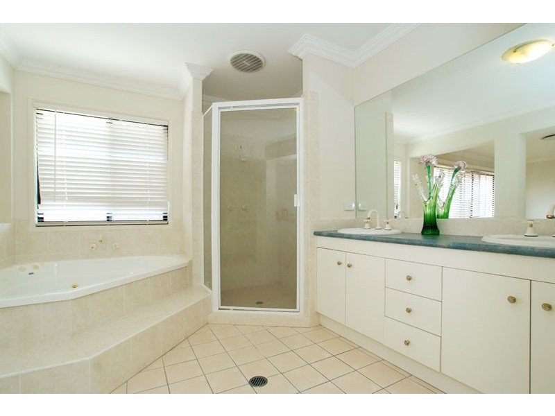 25 White Cedar Circuit, Stretton QLD 4116