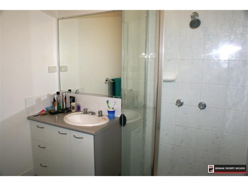 34-42 University Drive, Meadowbrook QLD 4131