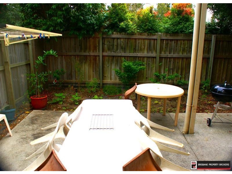 34-42 University Drive, Meadowbrook QLD 4131