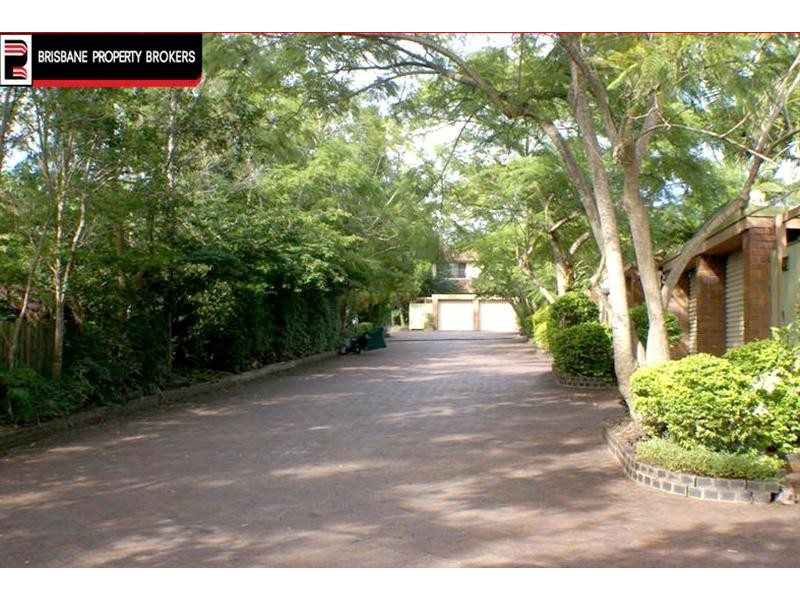 123 Barbaralla Drive(formally hall road), Springwood QLD 4127