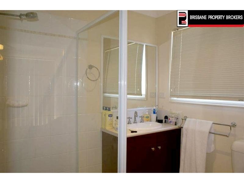 28 Coora Street, Wishart QLD 4122