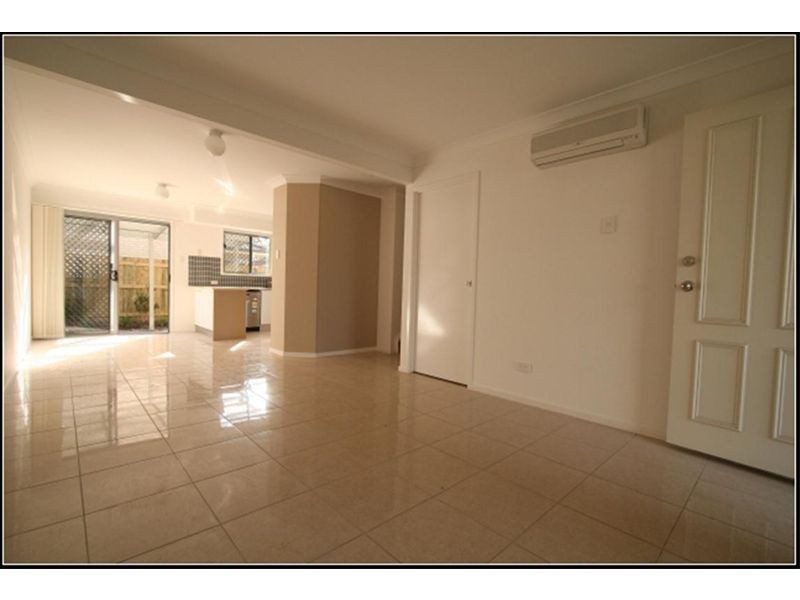 1/175 Fryar Rd, Eagleby QLD 4207