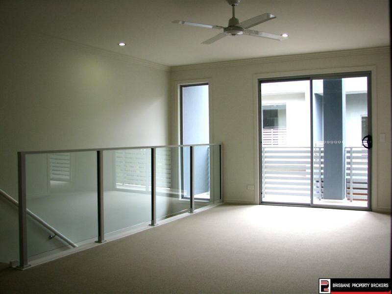 12 Careel, Helensvale QLD 4212