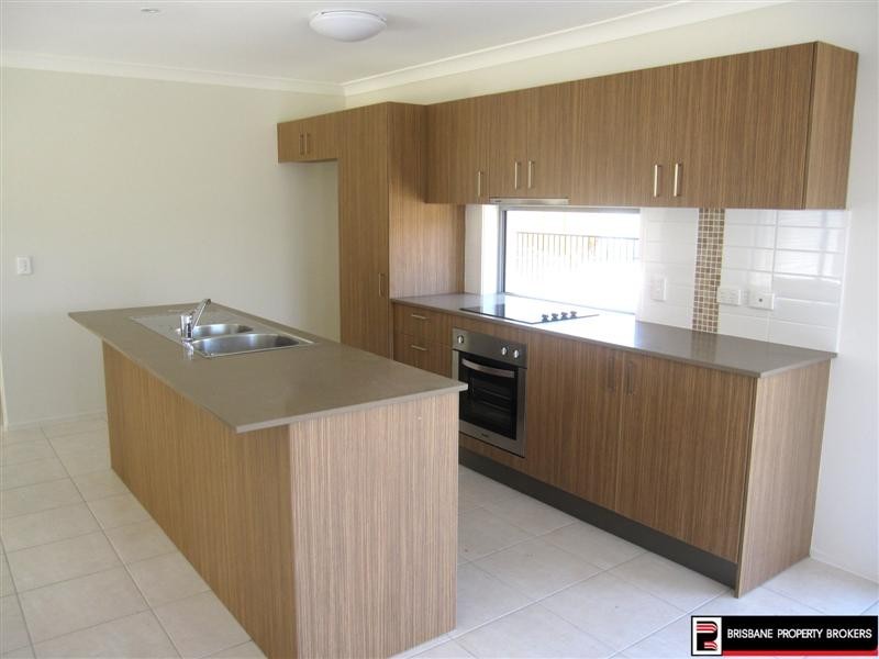 Various Finnin Court, Maudsland QLD 4210