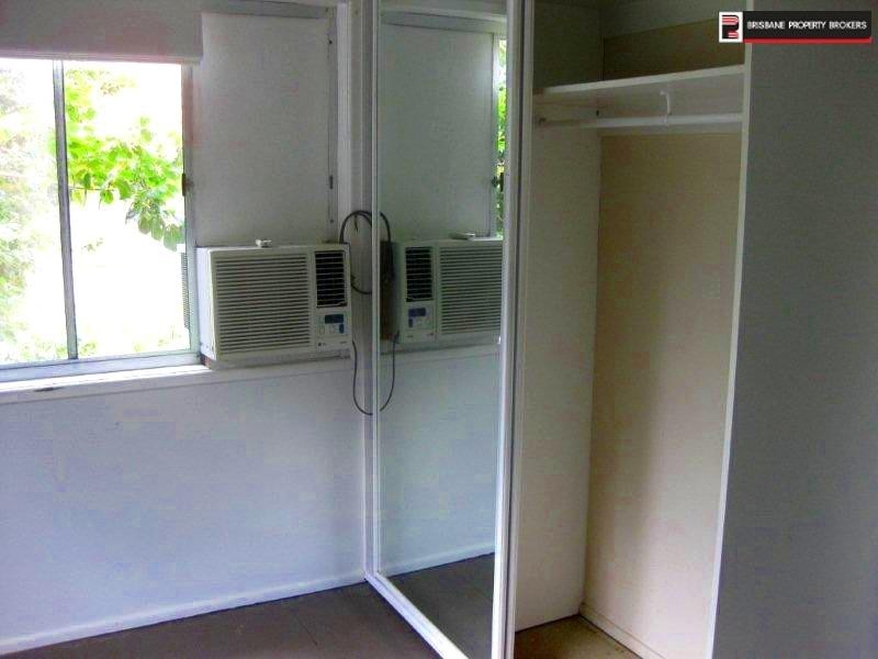 31 Riding Road, Hawthorne QLD 4171