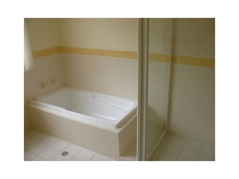 100 Bordeaux Street, Eight Mile Plains QLD 4113