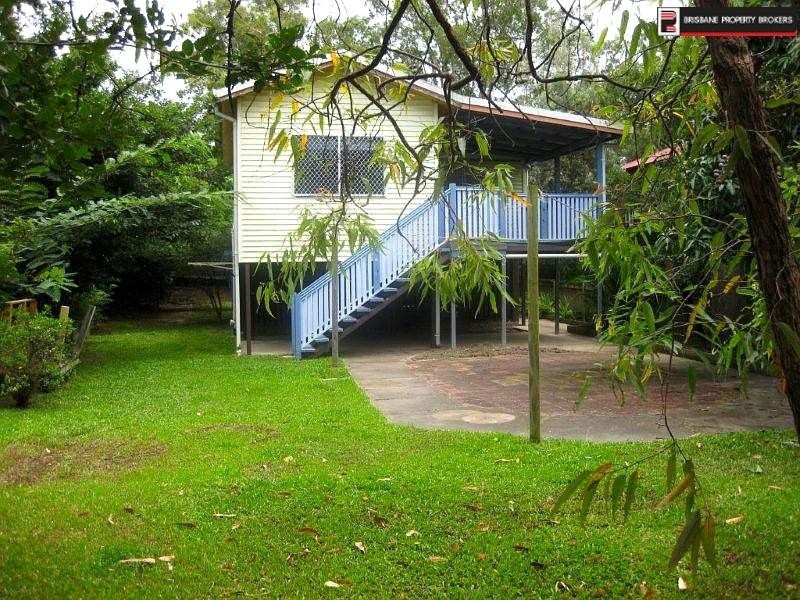 31 Riding Road, Hawthorne QLD 4171
