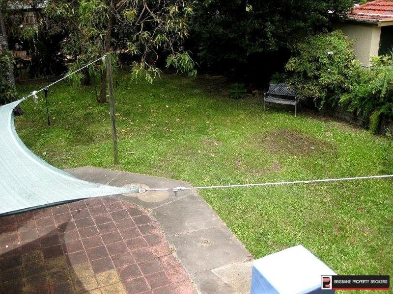 31 Riding Road, Hawthorne QLD 4171