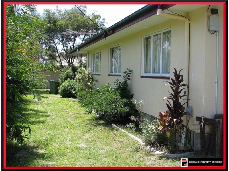 8 Macbeth Street, Kingston QLD 4114