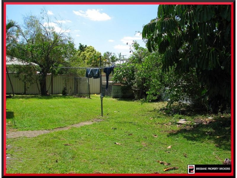 8 Macbeth Street, Kingston QLD 4114
