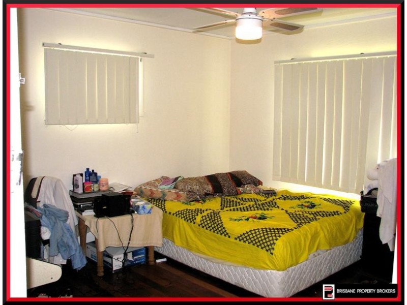 8 Macbeth Street, Kingston QLD 4114