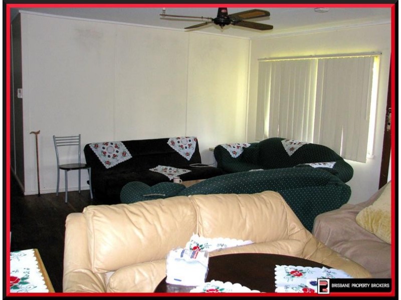 8 Macbeth Street, Kingston QLD 4114