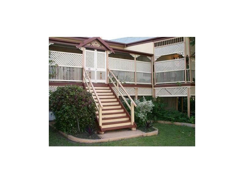 10 Henry Street, The Range QLD 4700