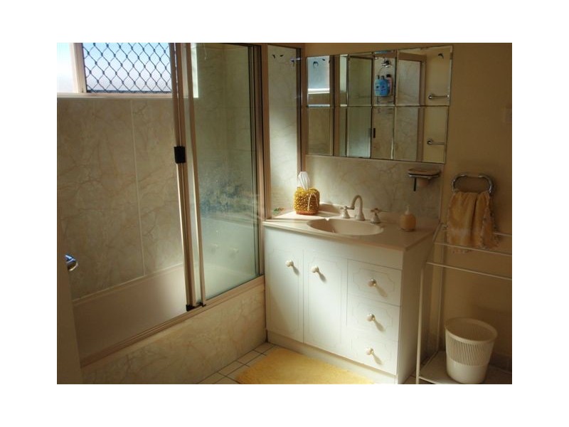 15 Darr Avenue, Glenlee QLD 4711